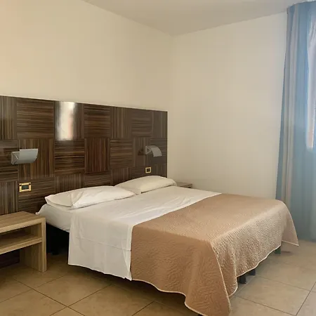 Готель Riverside Модена