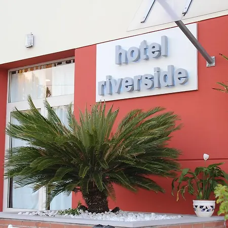 Готель Riverside 4*