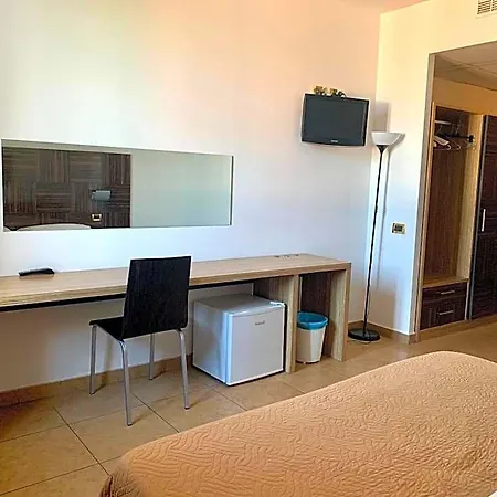 Riverside מלון 4*
