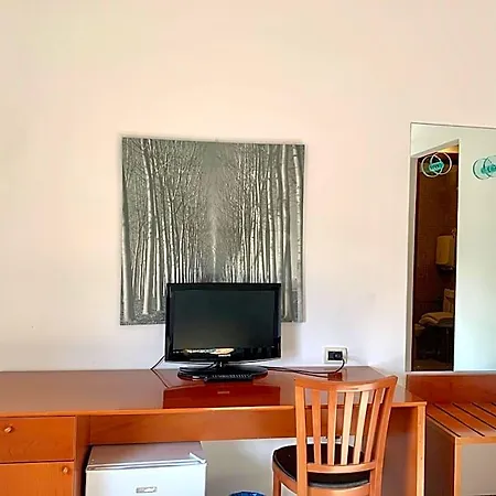 Riverside 4* מודנה