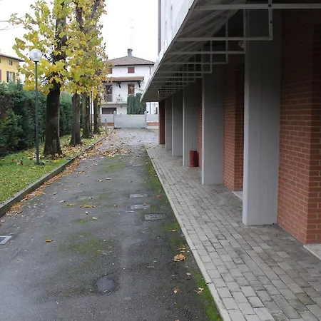 Готель Riverside