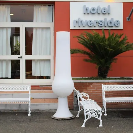 Hotell Riverside 4*