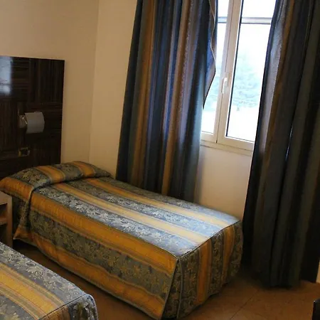 Готель Riverside Модена