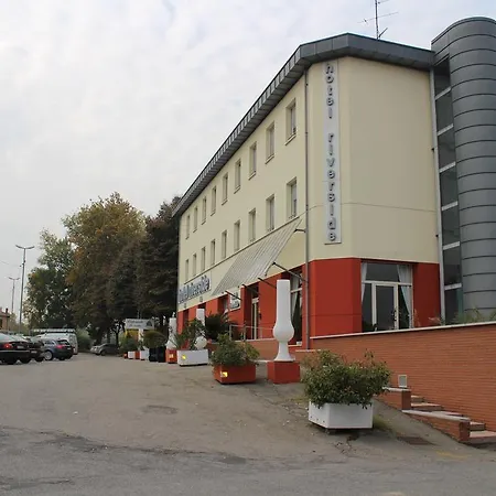 Hotell Riverside 4*