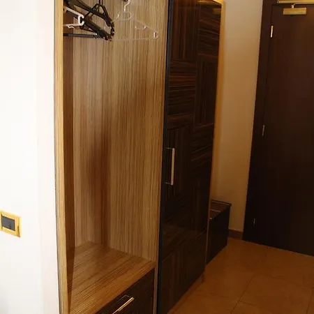 Riverside Модена