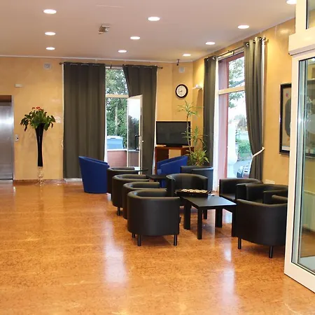 Готель Riverside Модена