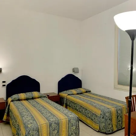 Riverside Hotell