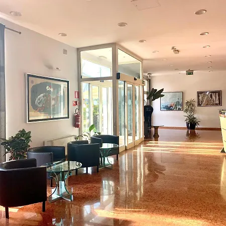 Hotell Riverside 4*