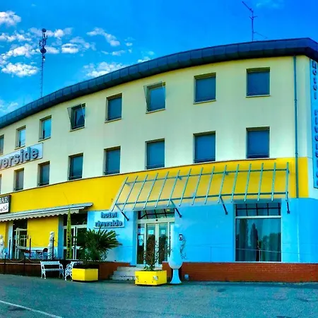 Riverside 4* Modena