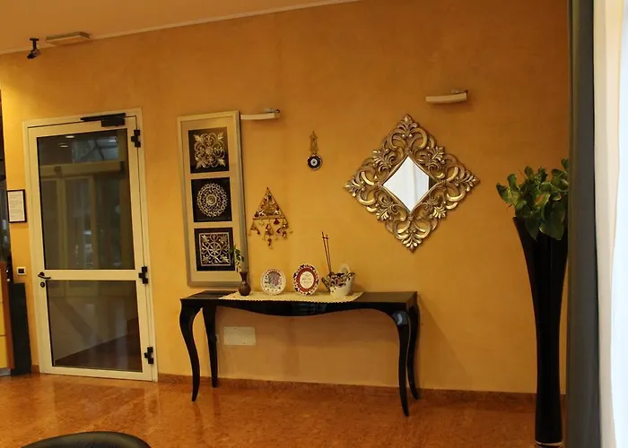 Riverside مودينا