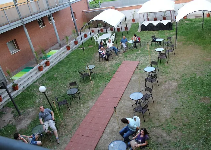 فندق Riverside 4*